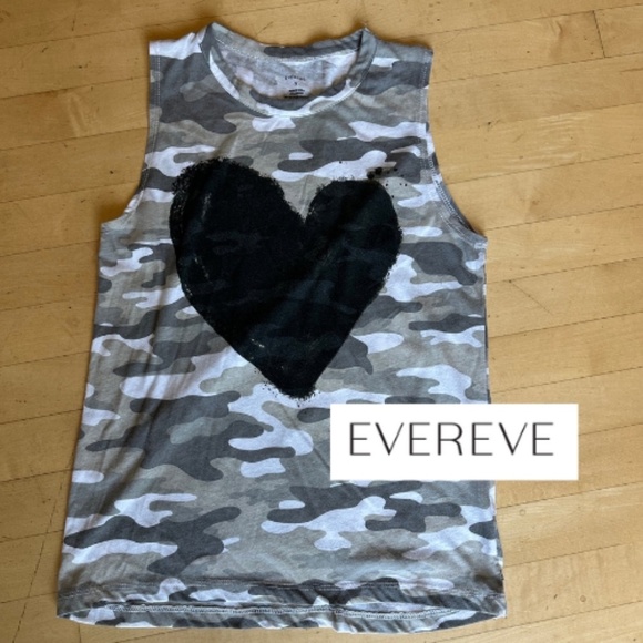 EverEve grey camo tank with heart , S,  CB2438 - Picture 1 of 3